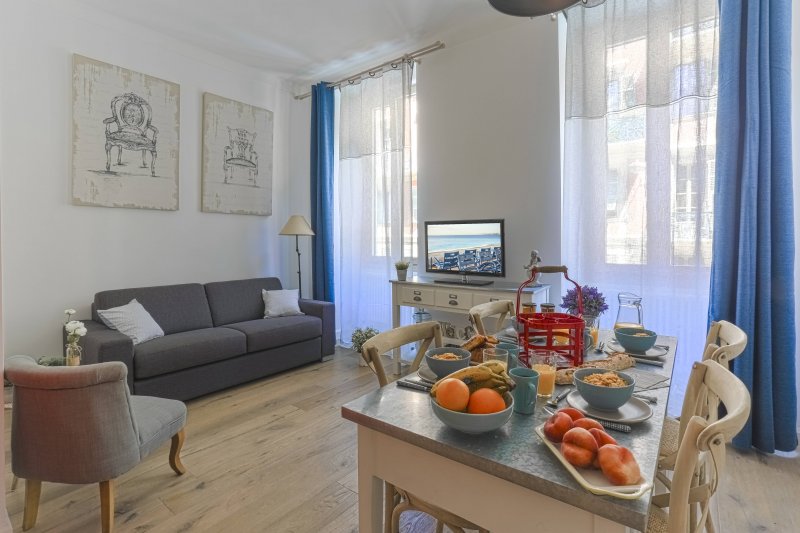 CASSINI GT - 1 bedroom apartment - Balcony - Place Garibaldi